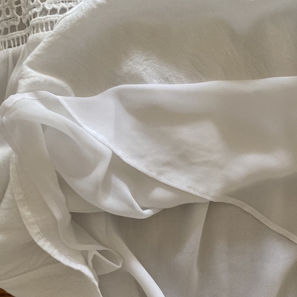 Pale Sky white crochet detailed top. Size S - Picture 5 of 6